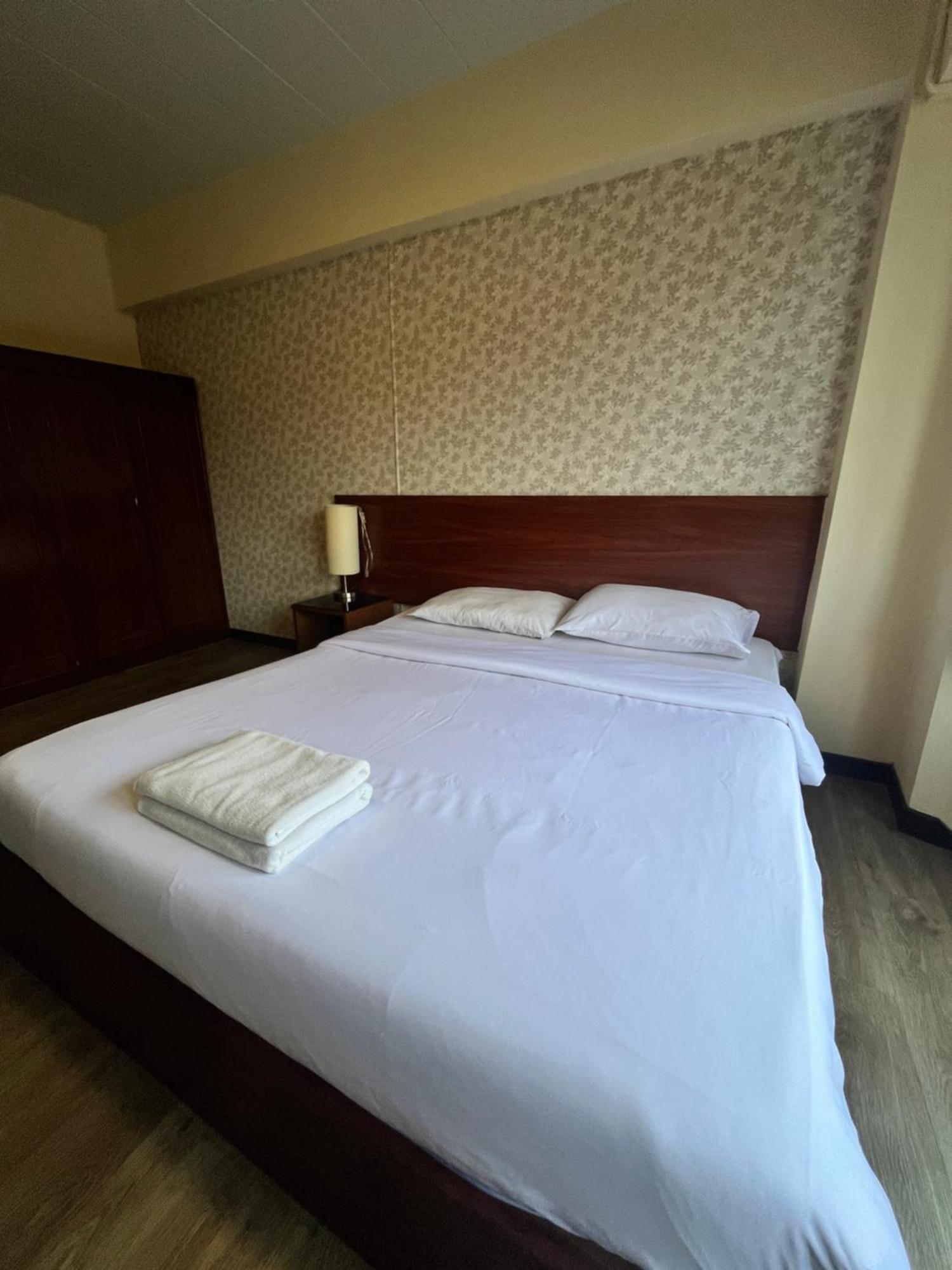 Rcn Court & Inn Chiang Mai Zewnętrze zdjęcie