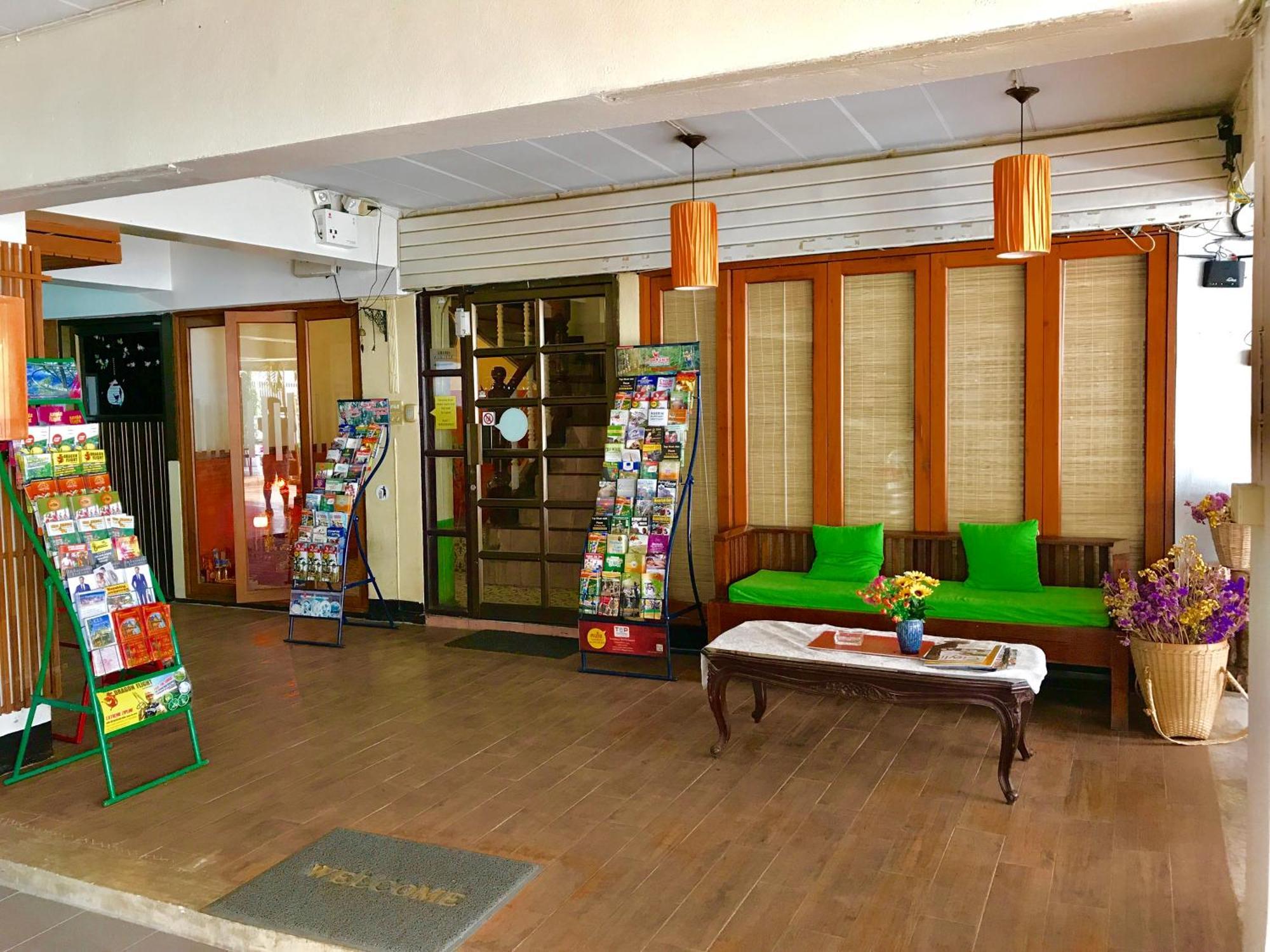 Rcn Court & Inn Chiang Mai Zewnętrze zdjęcie