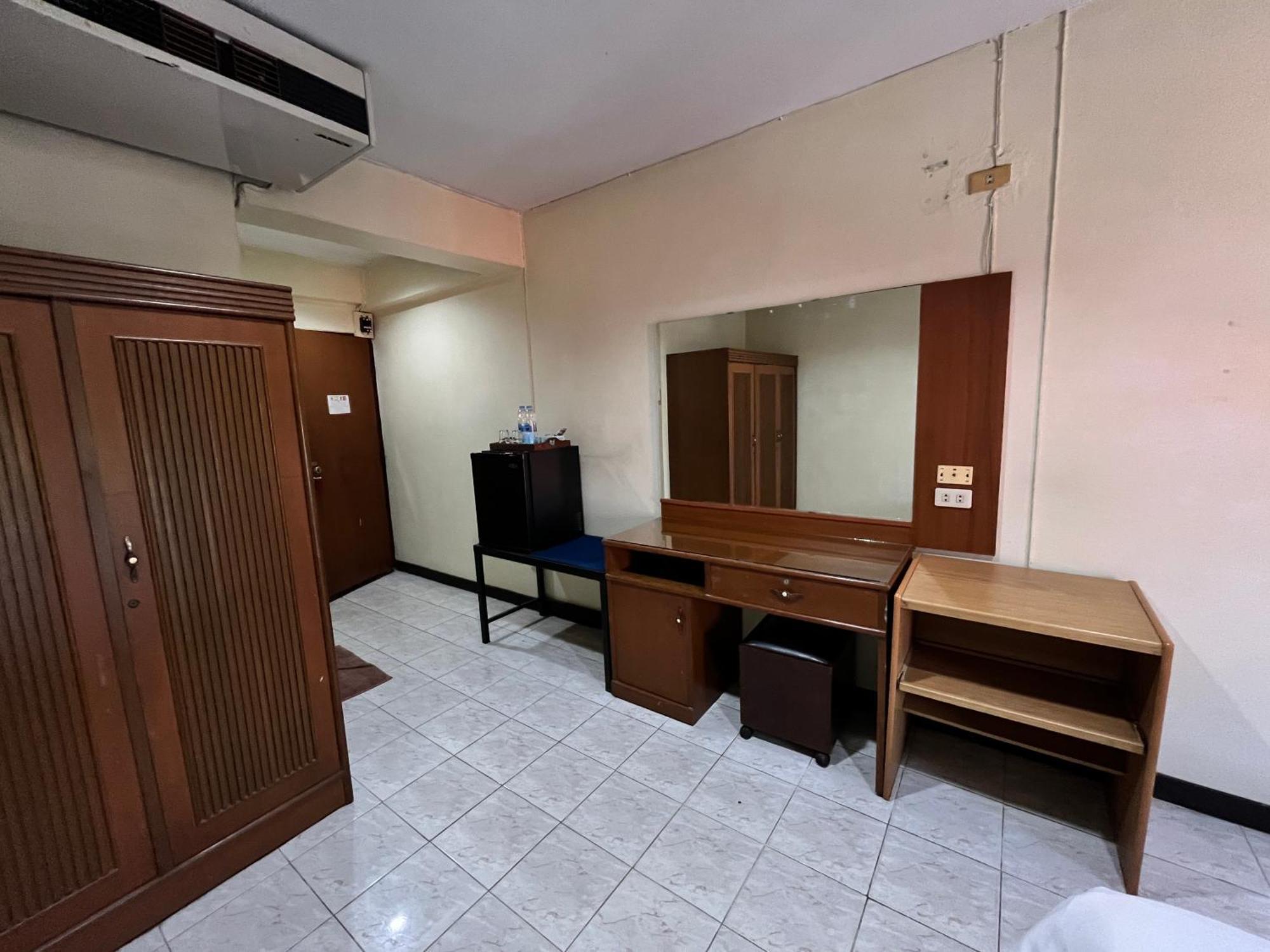 Rcn Court & Inn Chiang Mai Zewnętrze zdjęcie