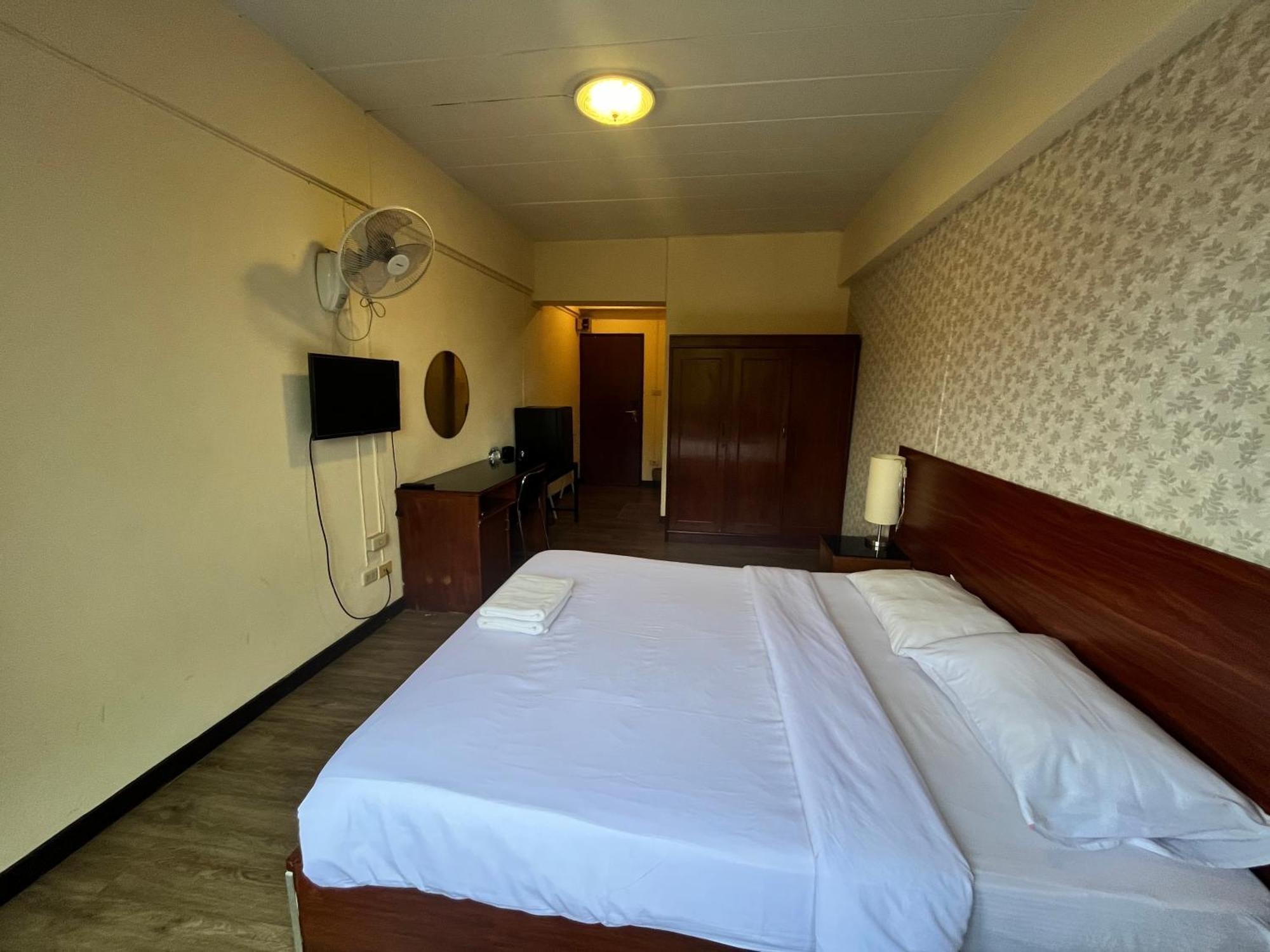 Rcn Court & Inn Chiang Mai Zewnętrze zdjęcie