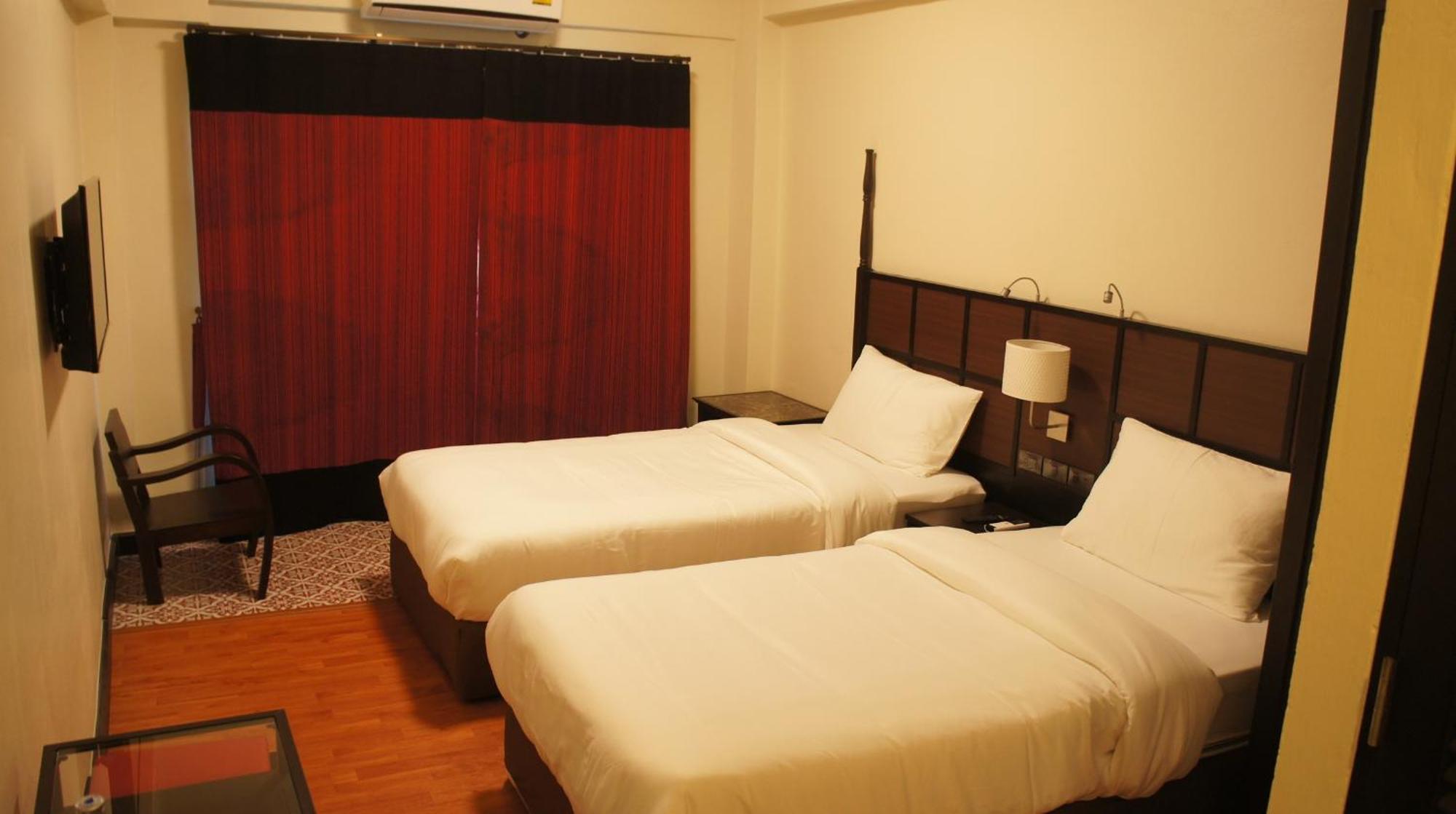 Rcn Court & Inn Chiang Mai Zewnętrze zdjęcie